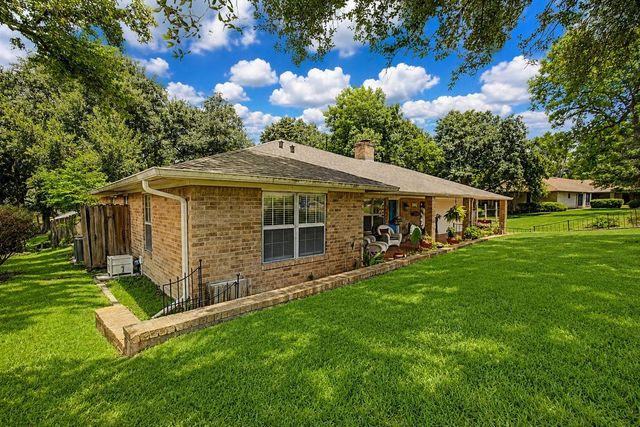 1450 Pleasant Valley Drive, Huntsville, TX 77340