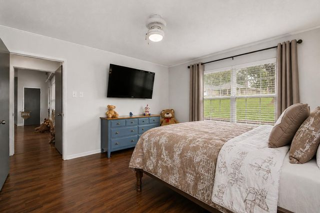 1450 Pleasant Valley Drive, Huntsville, TX 77340