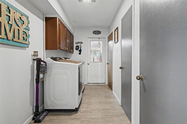 1450 Pleasant Valley Drive, Huntsville, TX 77340
