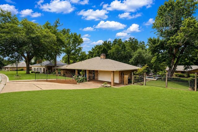 1450 Pleasant Valley Drive, Huntsville, TX 77340