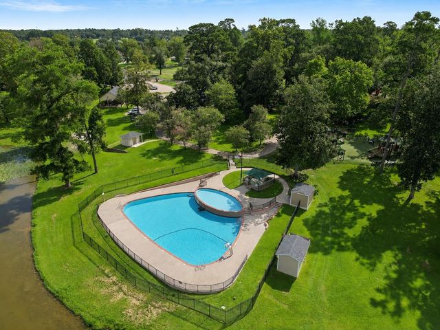 1450 Pleasant Valley Drive, Huntsville, TX 77340