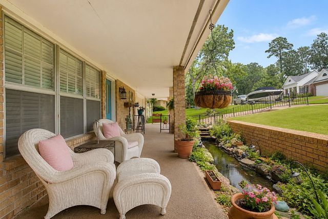 1450 Pleasant Valley Drive, Huntsville, TX 77340
