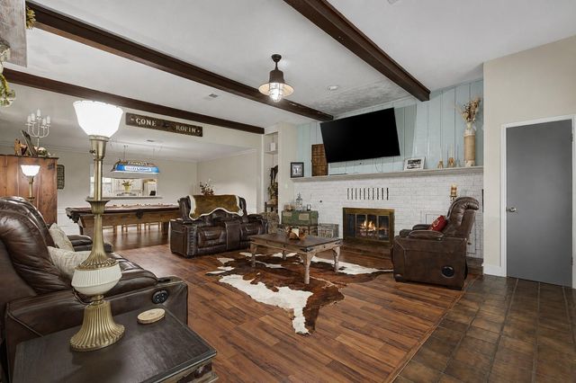 1450 Pleasant Valley Drive, Huntsville, TX 77340