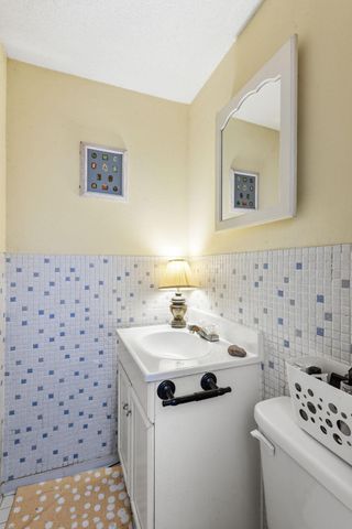 1243 Reaney Avenue, Saint Paul, MN 55106