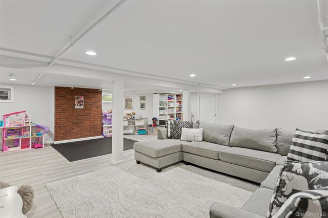 2539 Washington Avenue, Oceanside, NY 11572