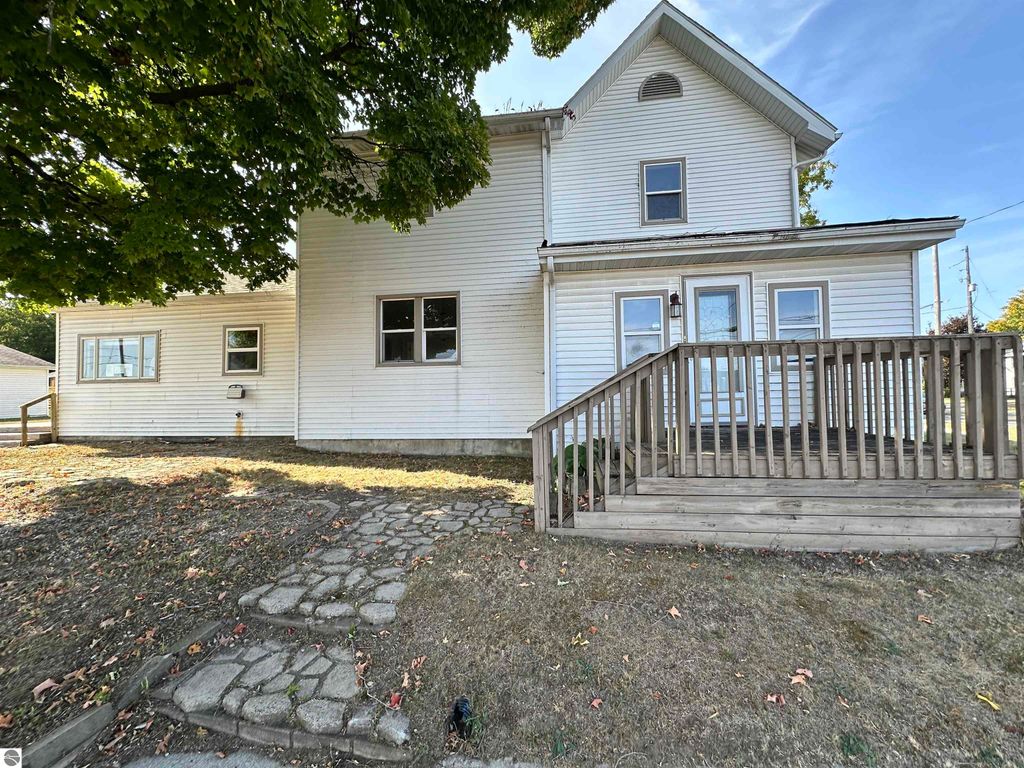 601 W Main Street, Mecosta, MI 49332