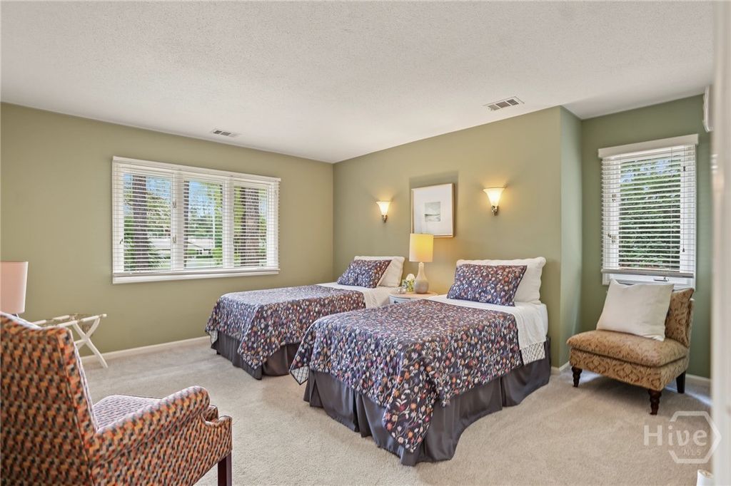 Image 23 of property listing at 4 Marburg Lane, Savannah, GA 31411