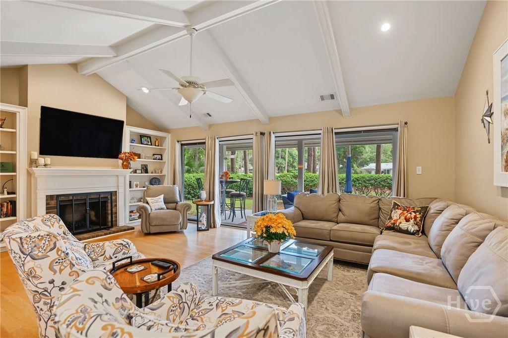 Image 5 of property listing at 4 Marburg Lane, Savannah, GA 31411