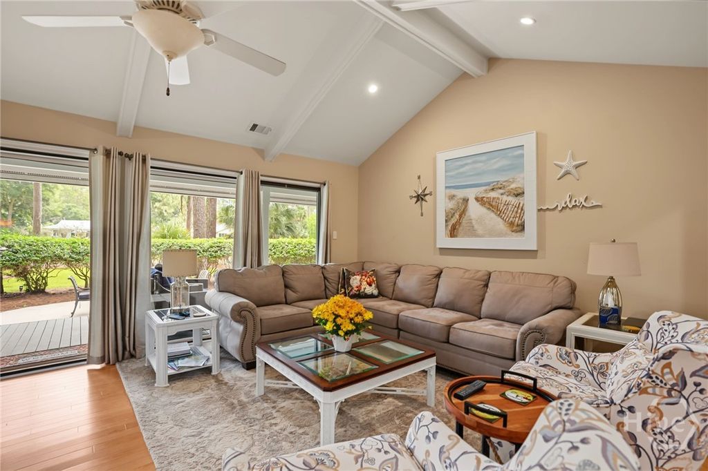 Image 6 of property listing at 4 Marburg Lane, Savannah, GA 31411
