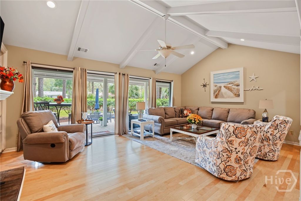 Image 7 of property listing at 4 Marburg Lane, Savannah, GA 31411