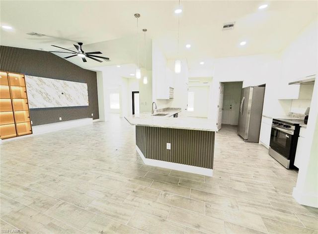 2802 10th ST W, Lehigh Acres, FL 33971