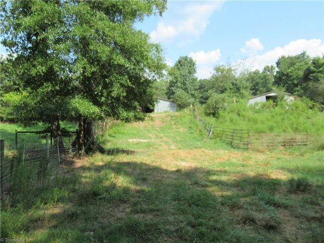 2643 Roberts Chapel Road, Goldston, NC 27252