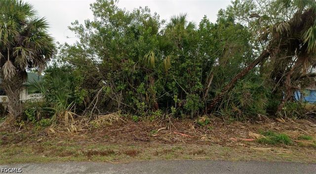 2410 Alvet ST, Port Charlotte, FL 33948