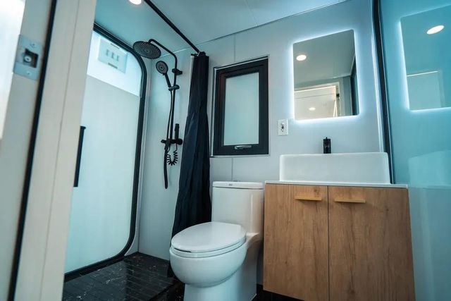 2717 Davis Street, Houston, TX 77026