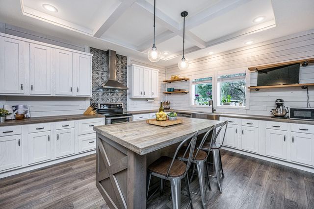 164 Albacore Road, Bonneau, SC 29431