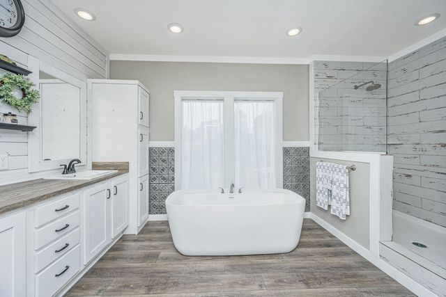 164 Albacore Road, Bonneau, SC 29431