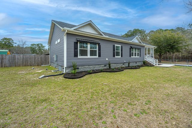 164 Albacore Road, Bonneau, SC 29431
