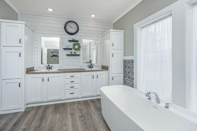 164 Albacore Road, Bonneau, SC 29431