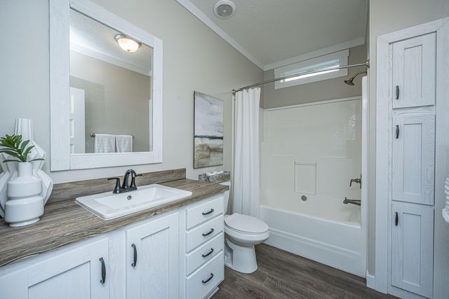 164 Albacore Road, Bonneau, SC 29431