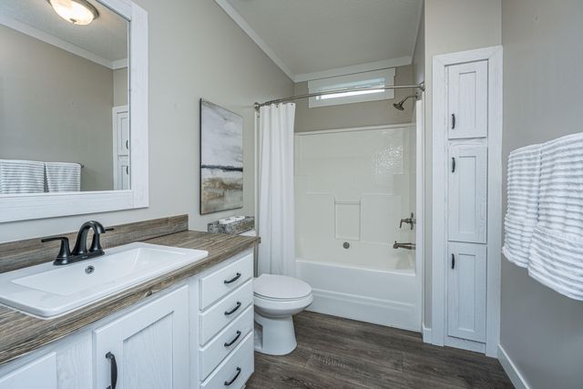 164 Albacore Road, Bonneau, SC 29431