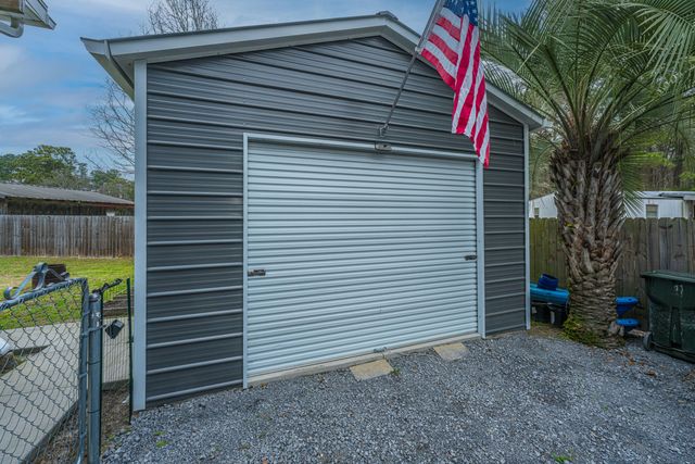 164 Albacore Road, Bonneau, SC 29431