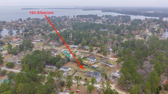 164 Albacore Road, Bonneau, SC 29431