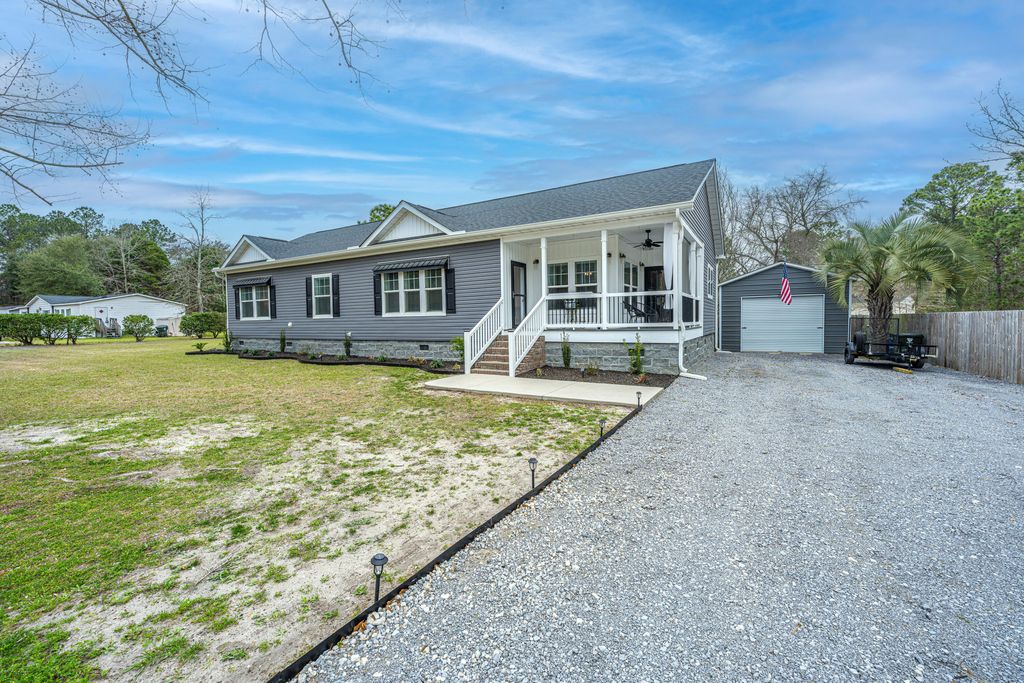 164 Albacore Road, Bonneau, SC 29431