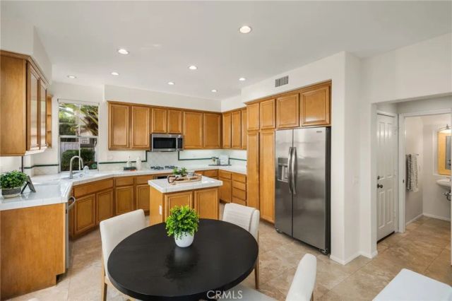 37 Del Cambrea, Irvine, CA 92606