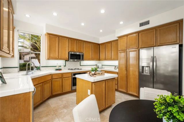 37 Del Cambrea, Irvine, CA 92606
