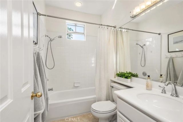 37 Del Cambrea, Irvine, CA 92606