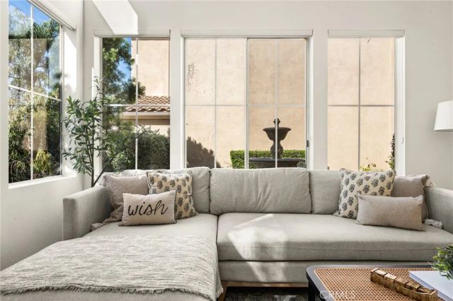 37 Del Cambrea, Irvine, CA 92606