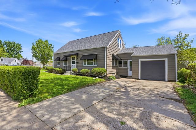 642 Prairie NE, Cedar Rapids, IA 52402