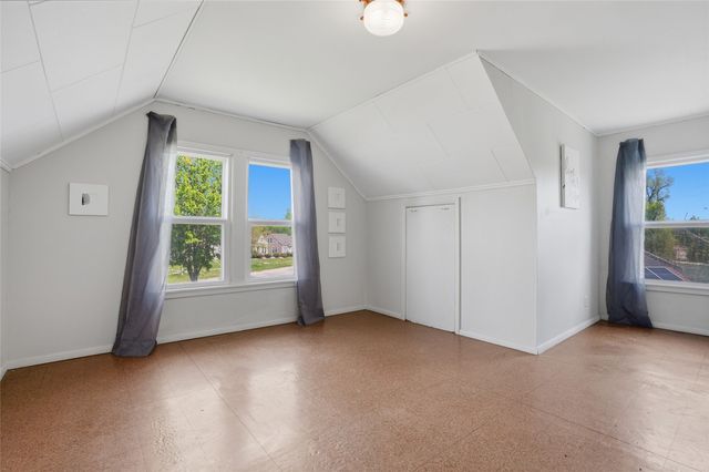 642 Prairie NE, Cedar Rapids, IA 52402