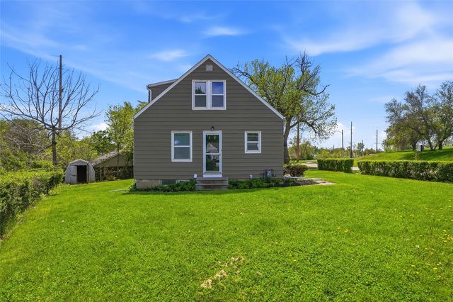 642 Prairie NE, Cedar Rapids, IA 52402