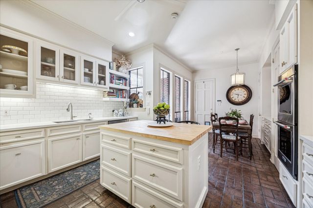 4832 Post Oak Timber Drive, Houston, TX 77056