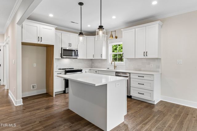 130 Jessicas Way, Johnson City, TN 37615