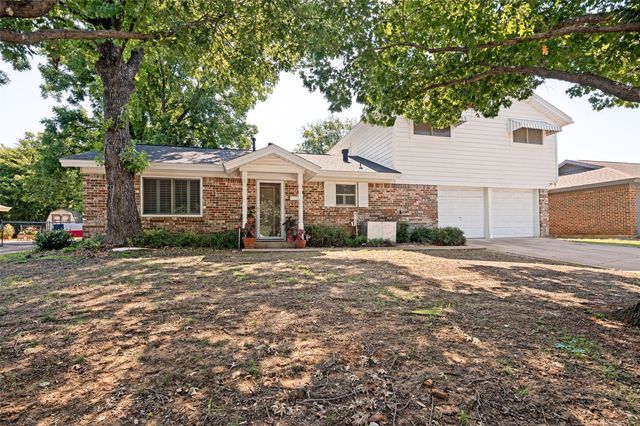 511 Simmons Drive, Euless, TX 76040