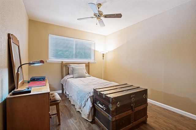 511 Simmons Drive, Euless, TX 76040