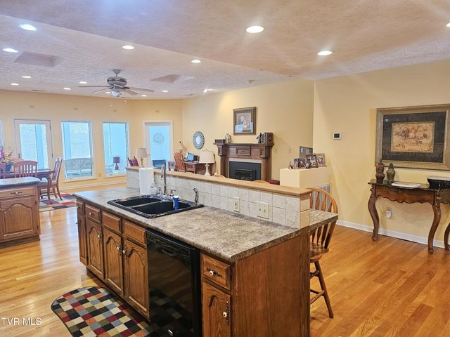 305 Southeast Apple Drive, Wise, VA 24293