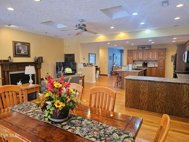 305 Southeast Apple Drive, Wise, VA 24293