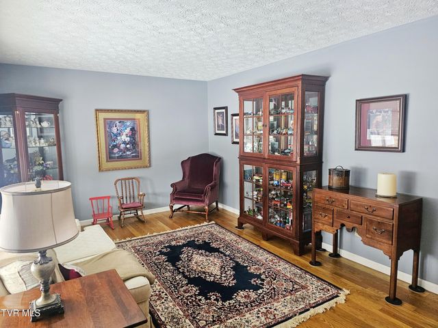 305 Southeast Apple Drive, Wise, VA 24293