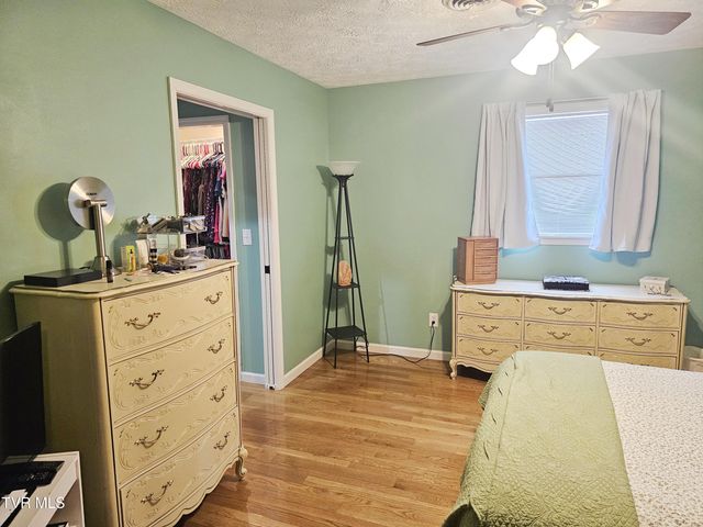 305 Southeast Apple Drive, Wise, VA 24293