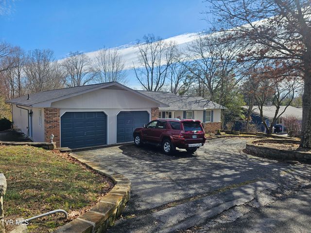 305 Southeast Apple Drive, Wise, VA 24293