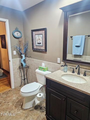 305 Southeast Apple Drive, Wise, VA 24293