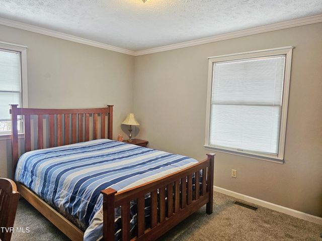 305 Southeast Apple Drive, Wise, VA 24293