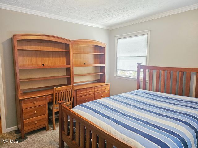 305 Southeast Apple Drive, Wise, VA 24293