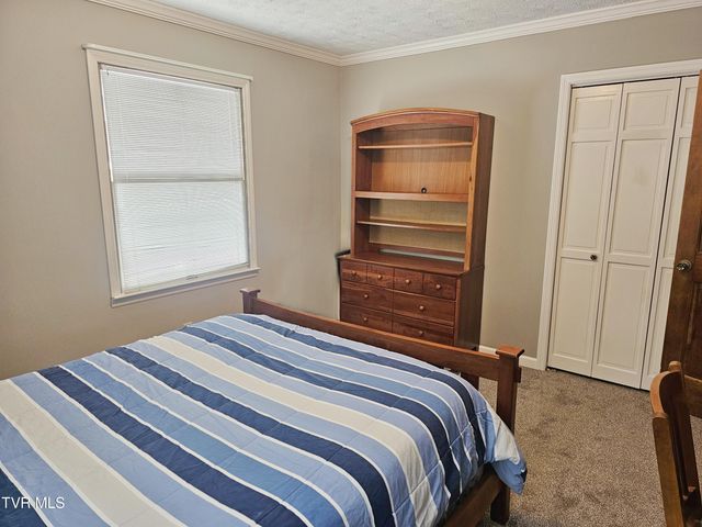 305 Southeast Apple Drive, Wise, VA 24293