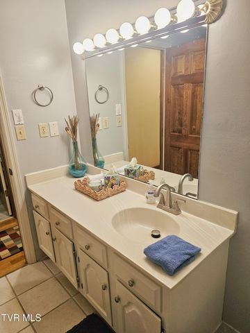 305 Southeast Apple Drive, Wise, VA 24293