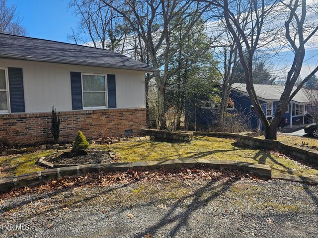 305 Southeast Apple Drive, Wise, VA 24293