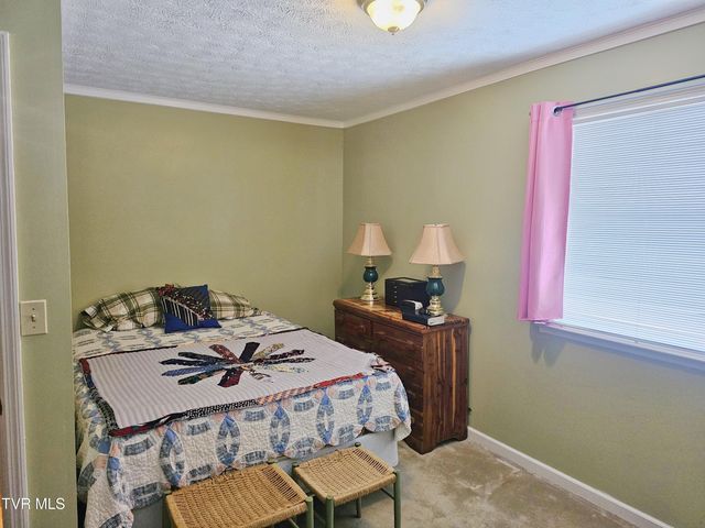 305 Southeast Apple Drive, Wise, VA 24293